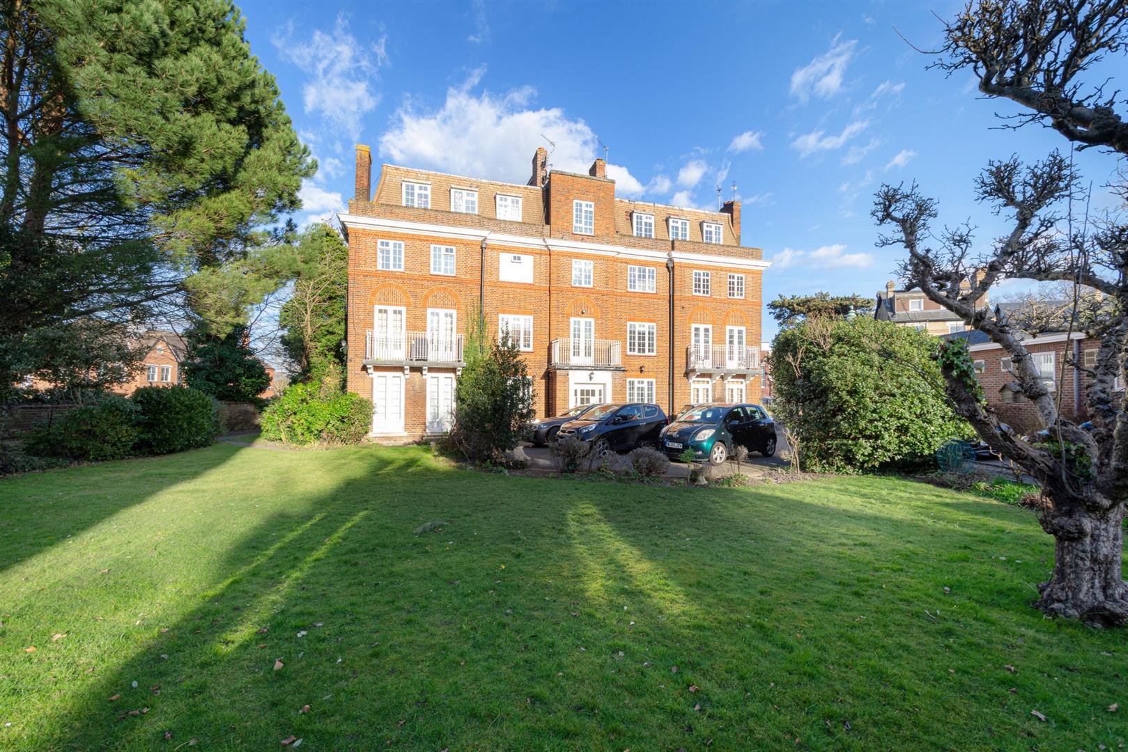 Hollington Court, High Street, Chislehurst